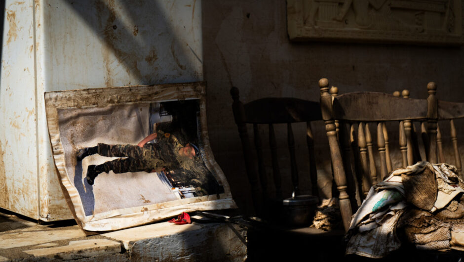 Οδοιπορικό στα πλημμυρισμένα: “Μακάρι να μας είχε πνίξει και μας το ποτάμι…” Το Κουτσόχερο, η απέραντη θλίψη και οι κλιματικοί πρόσφυγες (φωτο)