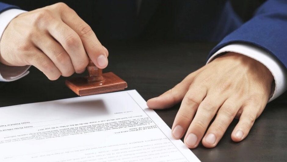Γιατί αντιδρούν οι συμβολαιογράφοι στην ψηφιοποίηση συμβολαίων – Τί λένε για την υπογραφή – Ο πρόεδρος του Συλλόγου στη Λάρισα ξεκαθαρίζει το τοπίο