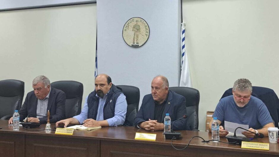 Σύσκεψη στη Νίκαια για τις αποζημιώσεις παρουσία Τριαντόπουλου (φωτ. & βίντεο)