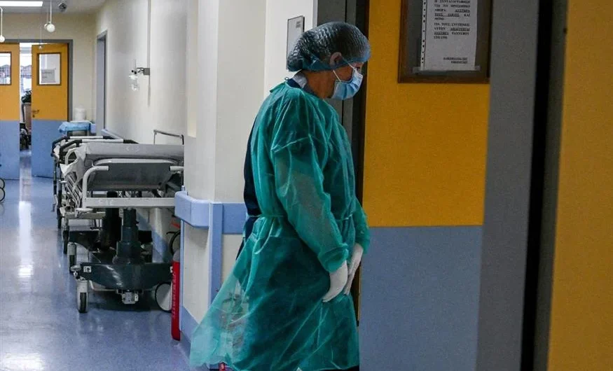 Μειωμένη χρηματοδότηση και ληξιπρόθεσμα «πνίγουν» το ΕΣΥ – Μάχη τελευταίας στιγμής με επιφανειακά «λίφτινγκ»