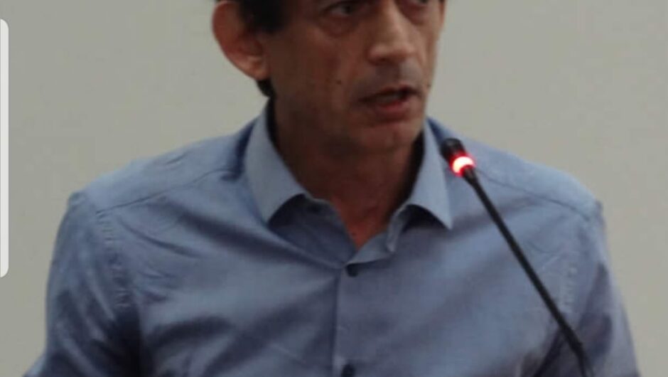 Δημοκρατία ή Φράξιες; Ενότητα ή διάσπαση;
