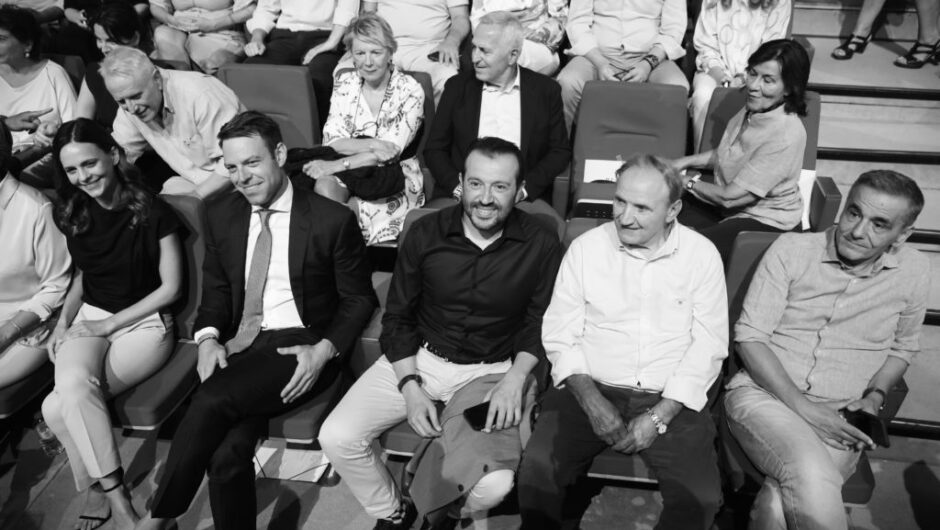 ΣΥΡΙΖΑ – Η κυβέρνηση προσφέρει όλα τα ΜΜΕ για την αυτοκαταστροφή του