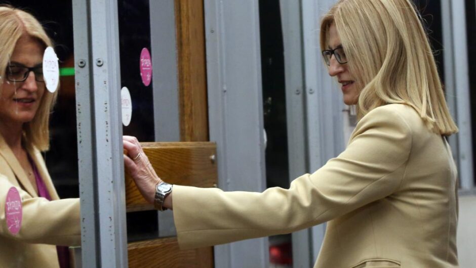 Δώρα Αυγέρη / «Αυτό που αμφισβητείται δεν είναι ο νέος πρόεδρος, αλλά η διαδικασία εκλογής από τη βάση»