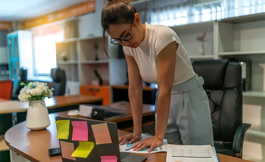Ανάγκη σχεδιασμού συμβάσεων εργασίας ως «ομπρέλα προστασίας» των εργαζομένων – Τι ισχύει για την απόλυση
