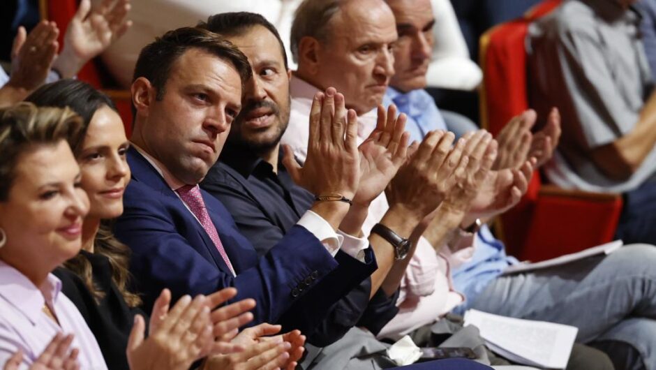 Στέφανος Κασσελάκης / Ο Τζουμάκας έθεσε εαυτό εκτός ΣΥΡΙΖΑ – Παραπέμπεται στην επιτροπή δεοντολογίας