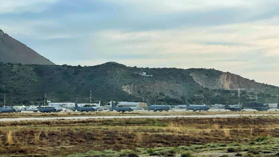 Μέση Ανατολή / Γέμισε αεροσκάφη των ΗΠΑ η Κρήτη – Αποκαλυπτική φωτογραφία από τη Σούδα