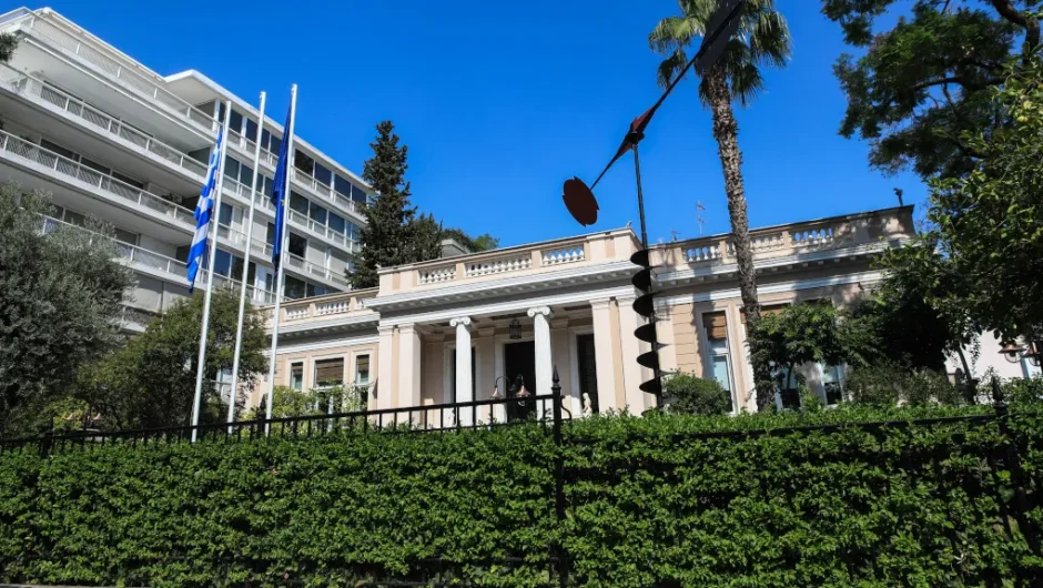 Μοιράζουν εκατομμύρια «ζεστό» χρήμα στα κανάλια με πρόφαση τον πόλεμο στην Ουκρανία
