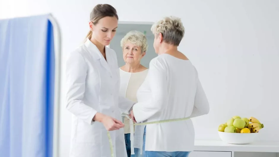 Εμμηνόπαυση: Τι αλλάζει στο σώμα και το βάρος της γυναίκας – Πόσο αυξάνεται η κοιλιά