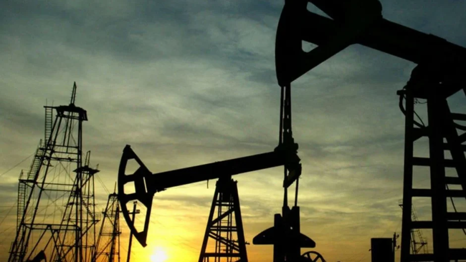 Πόλεμος στο Ισραήλ: Εκτινάχθηκε η τιμή του πετρελαίου – Πώς επηρεάζεται η ελληνική αγορά