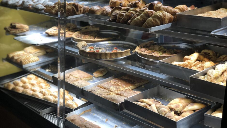 Βίντεο ντοκουμέντο από τη διάρρηξη με λεία «μαμούθ» σε φούρνο στην Παλλήνη