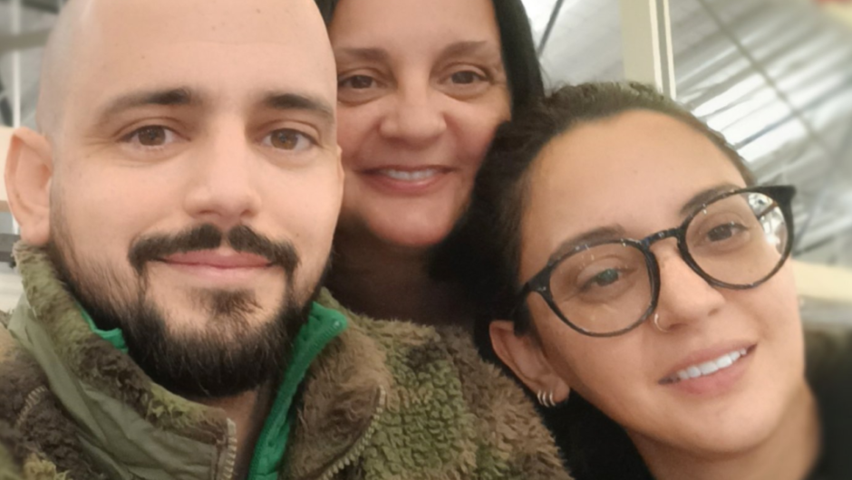 Τέμπη / «Ζούμε με την αγωνία ότι μπορεί να ξανανοίξουμε τους τάφους των νεκρών μας»