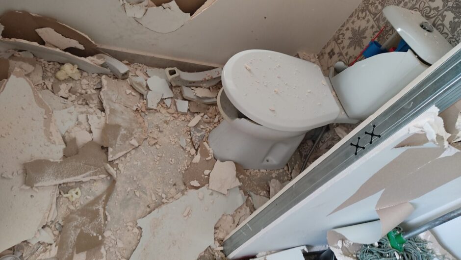Απίστευτες εικόνες στην Ελασσόνα: Άγνωστοι μπήκαν σε επιχείριση και την… ισοπέδωσαν!