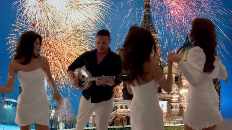 Ο Λαρισαίος που τρελαίνει τις Ρωσίδες και τα μεγάλα γλέντια που ζεσταίνουν τις παγωμένες νύχτες στη Μόσχα (βίντεο)