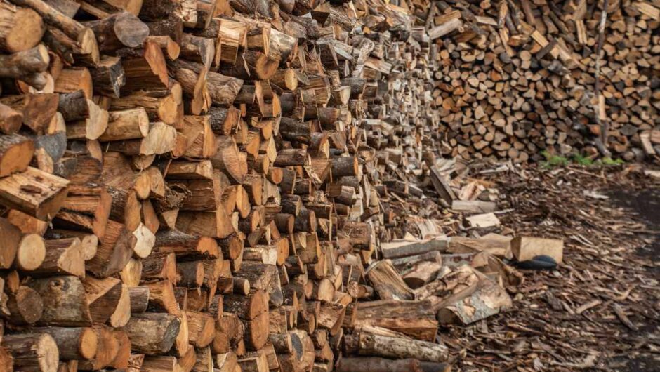Μειωμένες οι τιμές των καυσόξυλων στη Λάρισα – Τι να προσέχουν οι καταναλωτές