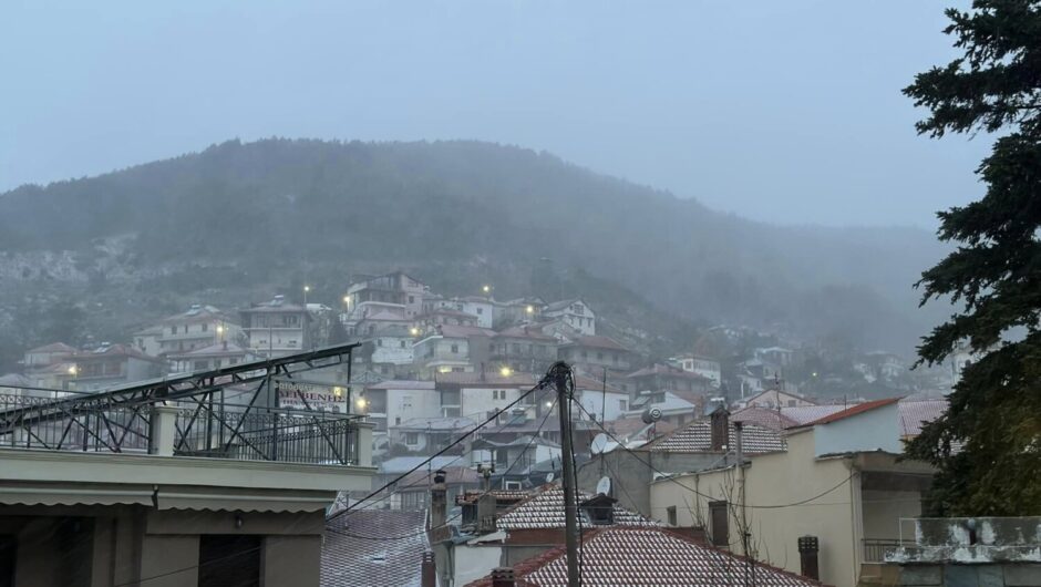 Χειμωνιάτικο σκηνικό στο Λιβάδι Ελασσόνας (φωτ.)