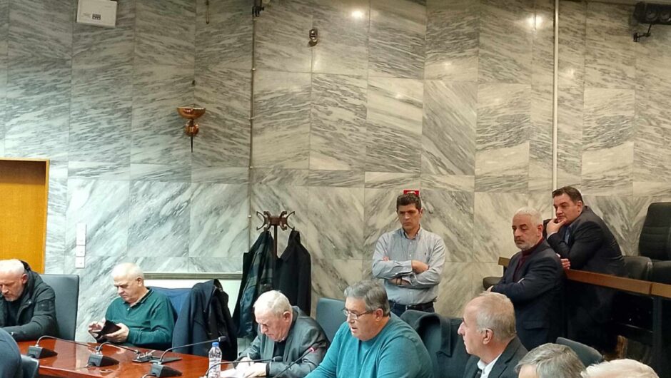 Δημοτικό Συμβούλιο: Προβληματισμός για τα ογκώδη στη Φαλάνη- Πέρασε το πάρκο των Δεινοσαύρων