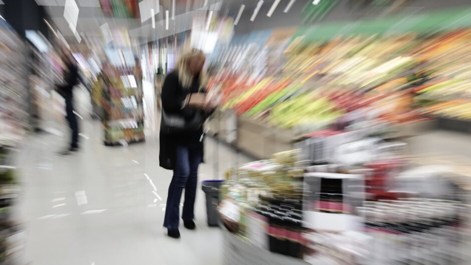 Τσακίζει η ακρίβεια τα νοικοκυριά – Άγχος για 1 στους 2 η αγορά τροφίμων