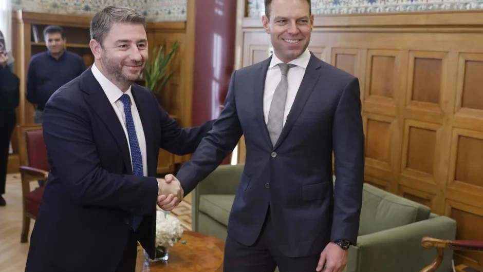 Δύο ξένοι στην ίδια Παράταξη: Κασσελάκης – Ανδρουλάκης σε δρόμους που αποκλίνουν