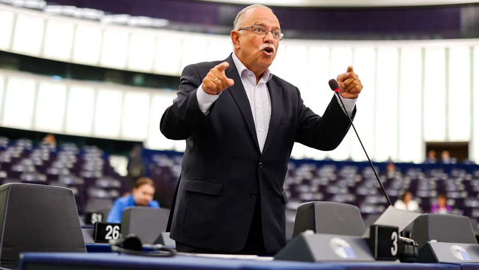 Ο «παπασπιτούλης» έγινε πάλι Παπαδημούλης