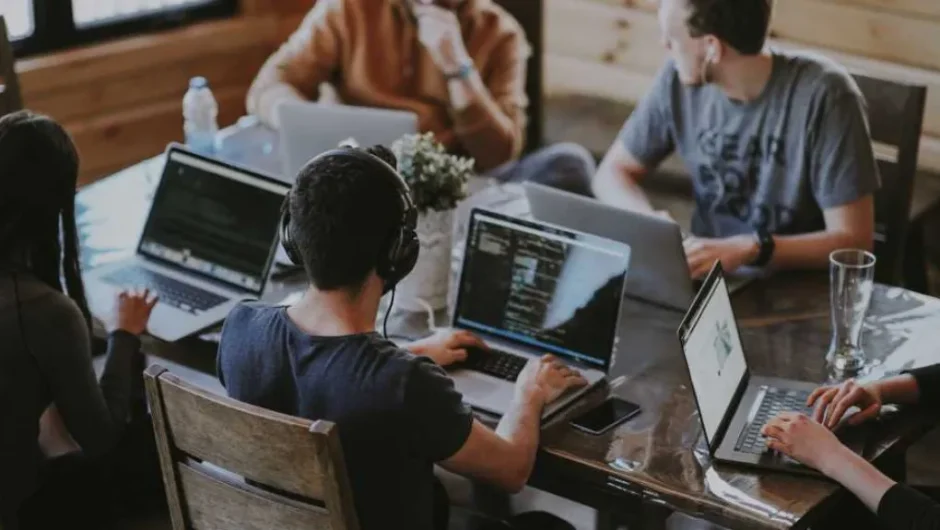 Άλλο εργαζόμενοι και άλλο σκλάβοι στον 21ο αιώνα…