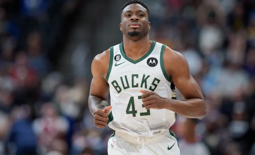 Νέα αρνητικά σχόλια για τον Θανάση Αντετοκούνμπο – «Είναι ο χειρότερος παίκτης του NBA;»