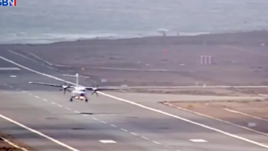 Βίντεο: Τρομακτική στιγμή που αεροπλάνο αναπηδά ανεξέλεγκτα σε διάδρομο προσγείωσης