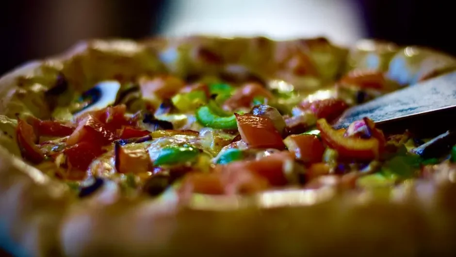 Η Pizza Hut σερβίρει πίτσα με φίδι στο Χονγκ Κονγκ