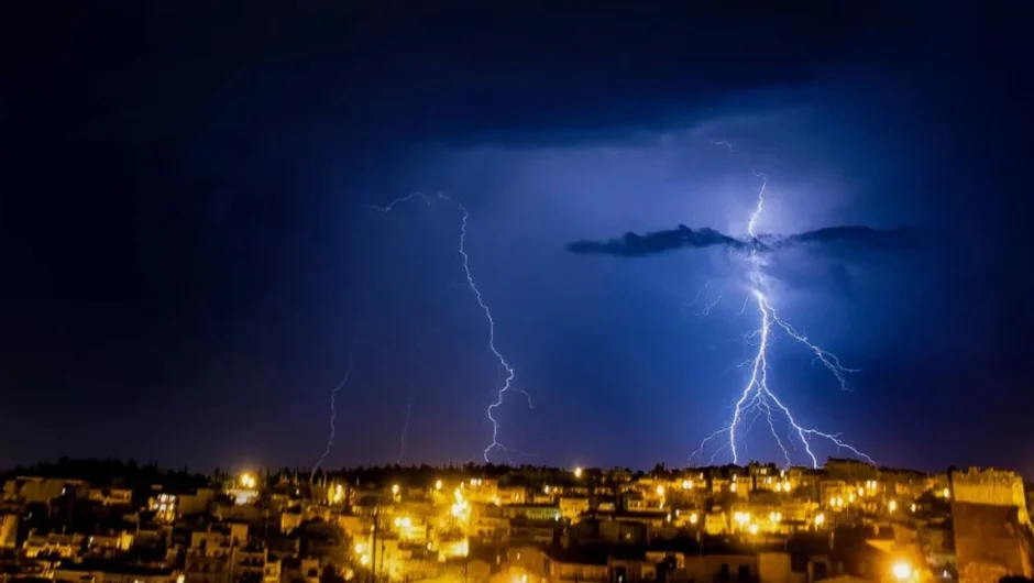Ισχυρές βροχές, καταιγίδες και χαλάζι φέρνει η κακοκαιρία Ciaran – Οι περιοχές που βρίσκονται στο επίκεντρο