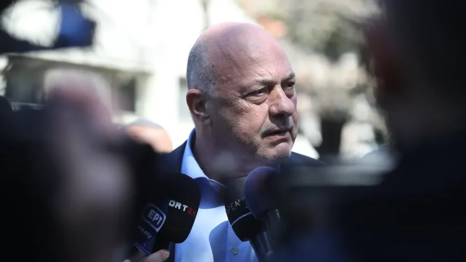 Ειρωνείες Μπέου κατά όσων αντιδρούν για τα ζώα στις φάτνες του Βόλου