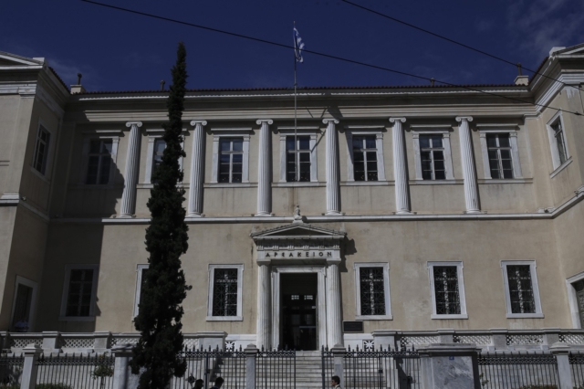 Υποκλοπές: Στο ΣτΕ το ζήτημα της απαγόρευσης ενημέρωσης όσων παρακολουθούνται
