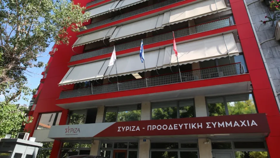 «ΕΥΠοκλοπές: H μαύρη κωμωδία που έγινε διεθνής ντροπή» – «Μπίζνες και πάρτι απευθείας αναθέσεων»