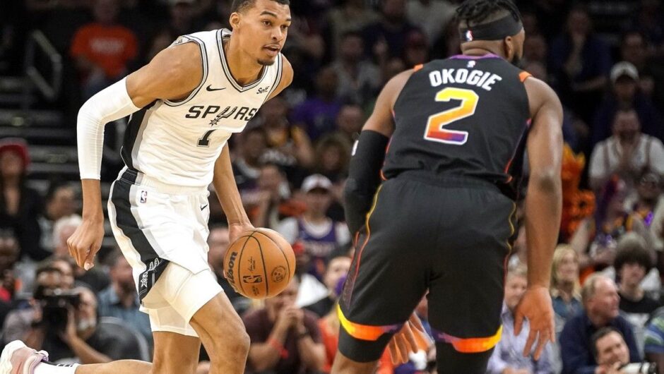 NBA: Το απίστευτο φινάλε στο Σανς – Σπερς και η νίκη-θρίλερ του Σαν Αντόνιο του Γουεμπανιαμά