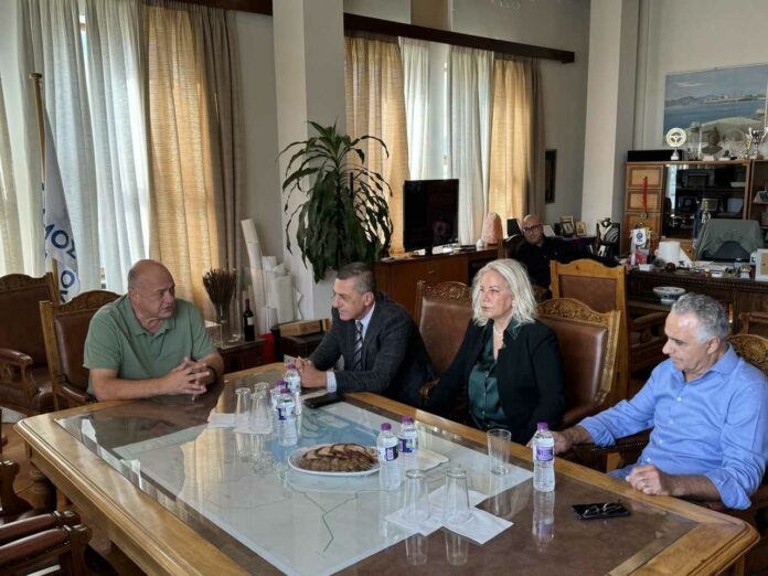 Τι να πει όταν δέκα χρόνια δεν έχει χτίσει ούτε ένα σχολείο στον Βόλο;