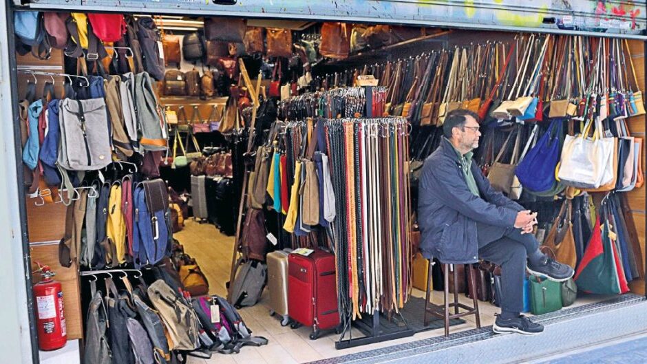 Περισσότερα χρόνια, μεγαλύτερο χαράτσι στους επαγγελματίες