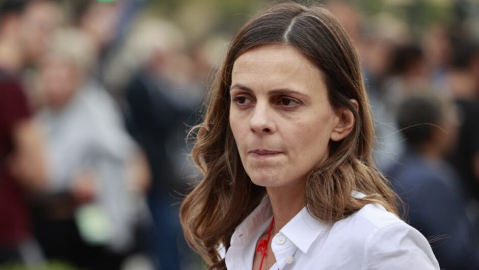 «Κόκκινη κάρτα» στην Έφη Αχτσιόγλου