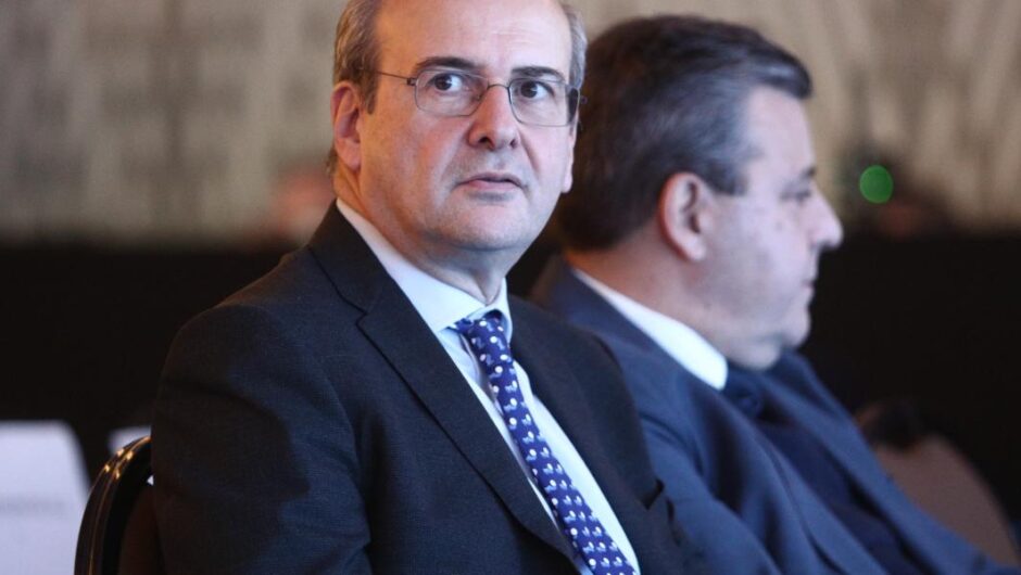 Ιδιωτικό χρέος / Βόμβα στα θεμέλια της κοινωνίας – Απειλή κατάσχεσης για πάνω από 2 εκατ. οφειλέτες