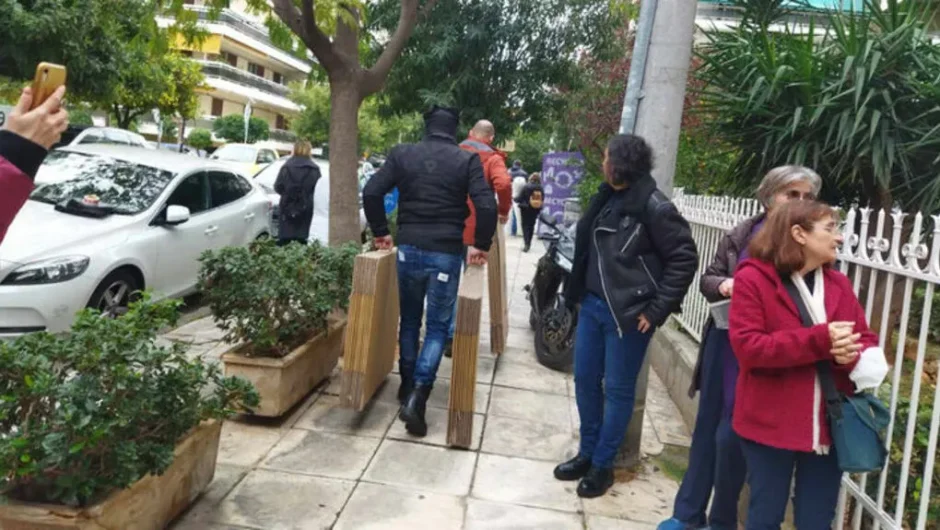 Αστυνομικοί εκτός υπηρεσίας σε ρόλο «μπράβων» στις εξώσεις