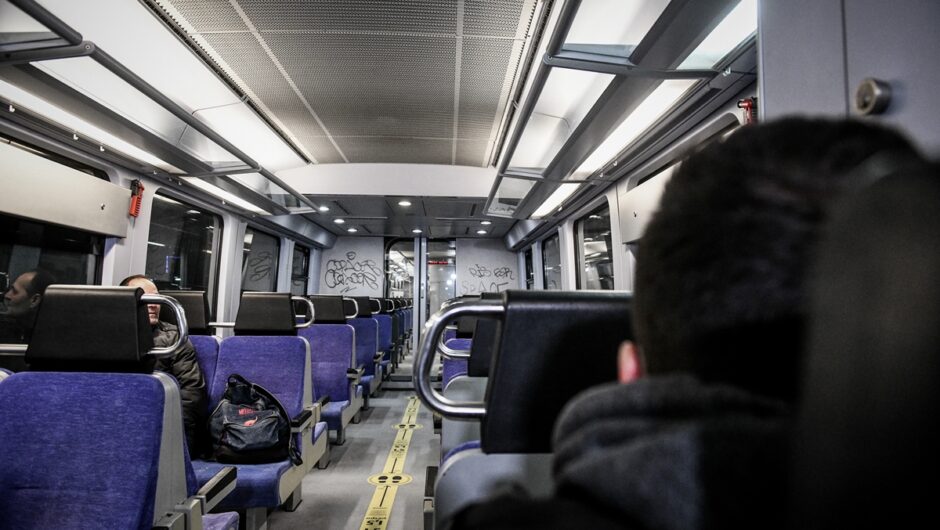 Επιβάτες προαστιακού Λάρισας-Θεσσαλονίκης: «Αντί για βελτίωση, οι παθογένειες διογκώνονται» (φωτ. & βίντεο)