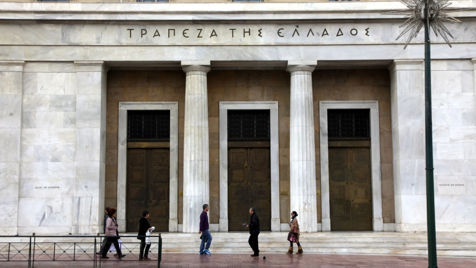 Η κυβέρνηση σχεδιάζει να αφήσει 12-13 δισ. στο «μαξιλάρι» των 37 δισ.