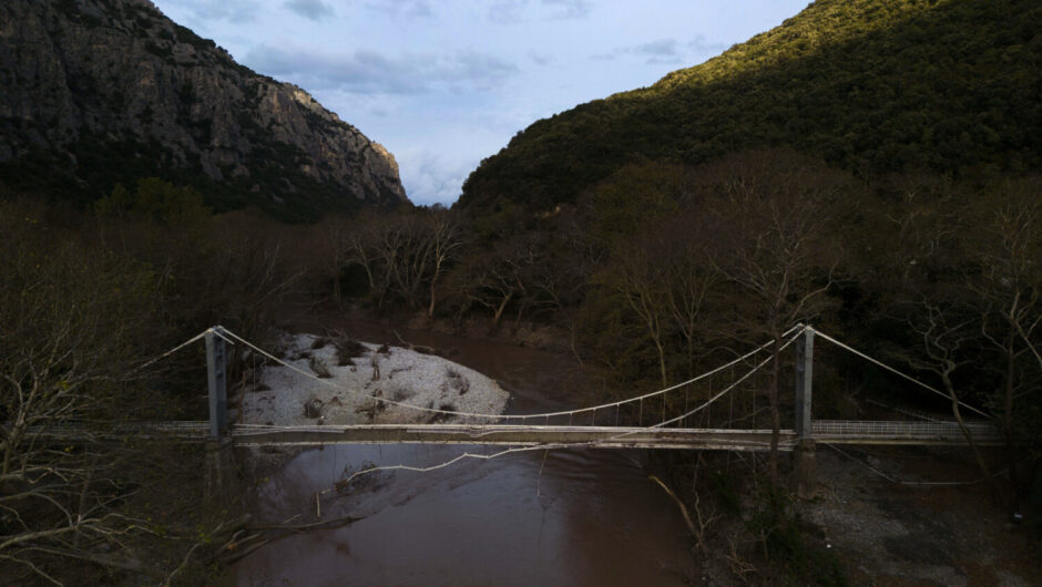 Το Προσκύνημα της Αγίας Παρασκευής και η πεζογέφυρα των Τεμπών «περιμένουν» την αποκατάσταση