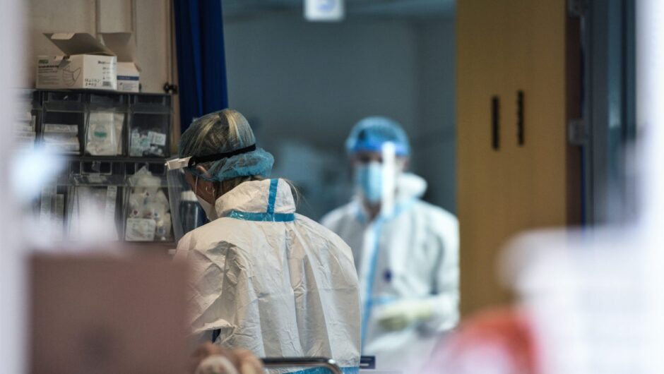 COVID-19: Εσπασε το φράγμα των 1.000 νοσηλευομένων