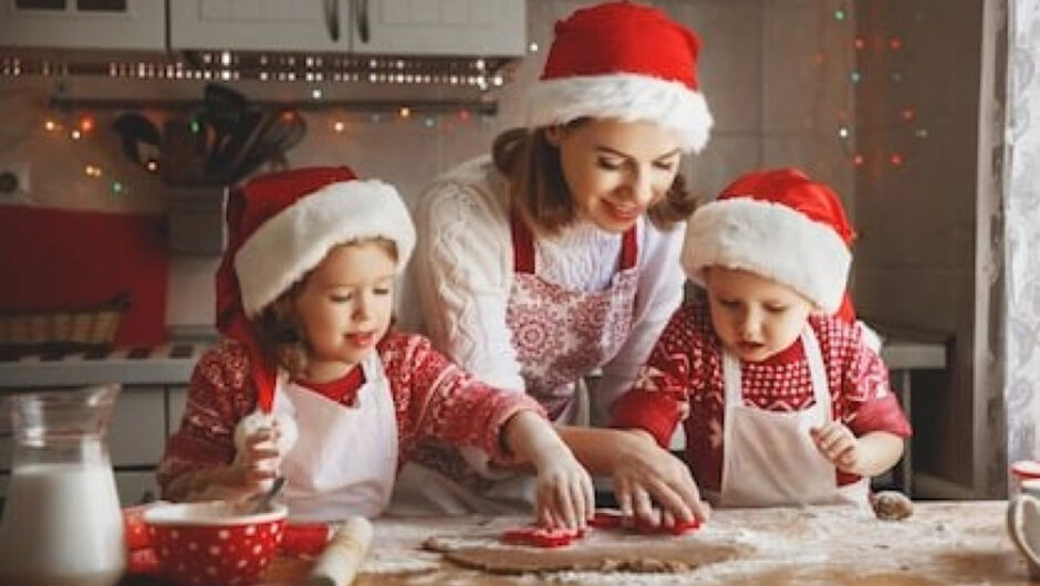 7 χριστουγεννιάτικες παραδόσεις για να κάνετε με τα παιδιά σας μέσα στις γιορτές