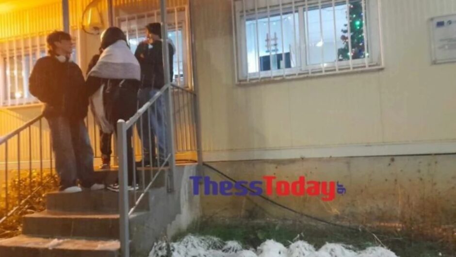 Αδιανόητη καταγγελία: Επιβάτες λεωφορείου περίμεναν στο χιόνι γιατί δεν άνοιγαν τα γραφεία των διοδίων