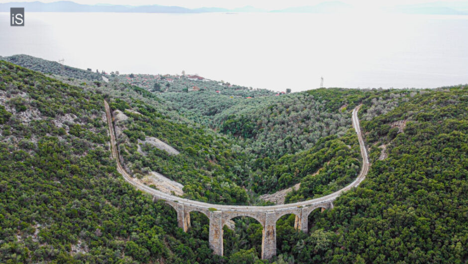 Στο Πήλιο η πρώτη γέφυρα από οπλισμένο σκυρόδεμα στην Ελλάδα – Δείτε το μοναδικό αξιοθέατο από ψηλά