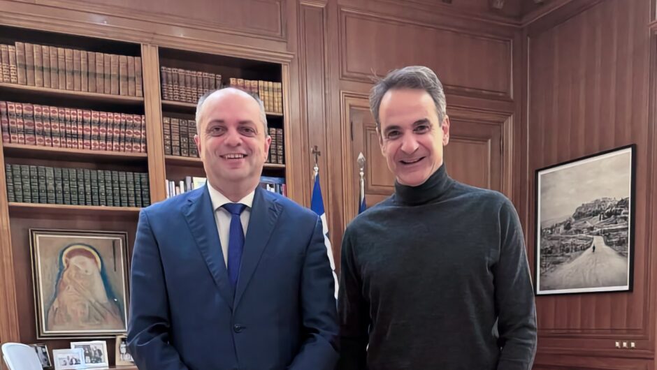 Συνάντηση Μητσοτάκη με Καπετάνο στο Μαξίμου: Στην ατζέντα Κάρλα, αποζημιώσεις, δρόμος Λάρισα – Φάρσαλα και τραπεζικά υποκαταστήματα