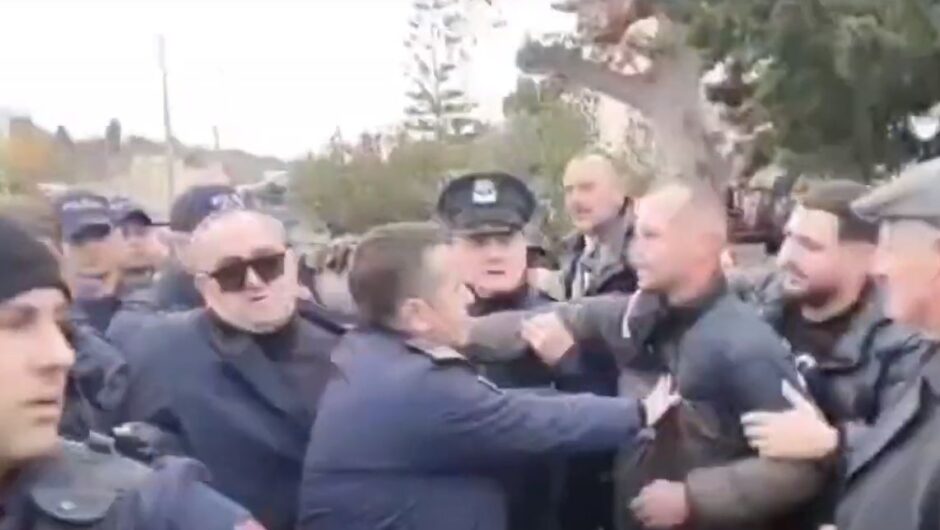 Χιμάρα: Εικόνες ντροπής από την αλβανική αστυνομία στην κηδεία της γιαγιάς του Φρέντι Μπελέρι