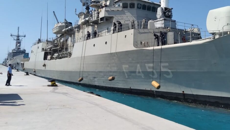 «Παγώνουν» τα εξοπλιστικά προγράμματα – Τι θα γίνει με τις κορβέτες και την έξτρα φρεγάτα