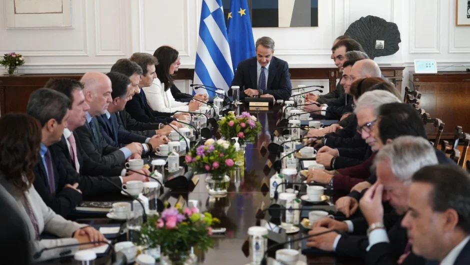 Ανησυχία υπουργών για τα ανοιχτά μέτωπα με «οικονομικά κέντρα»