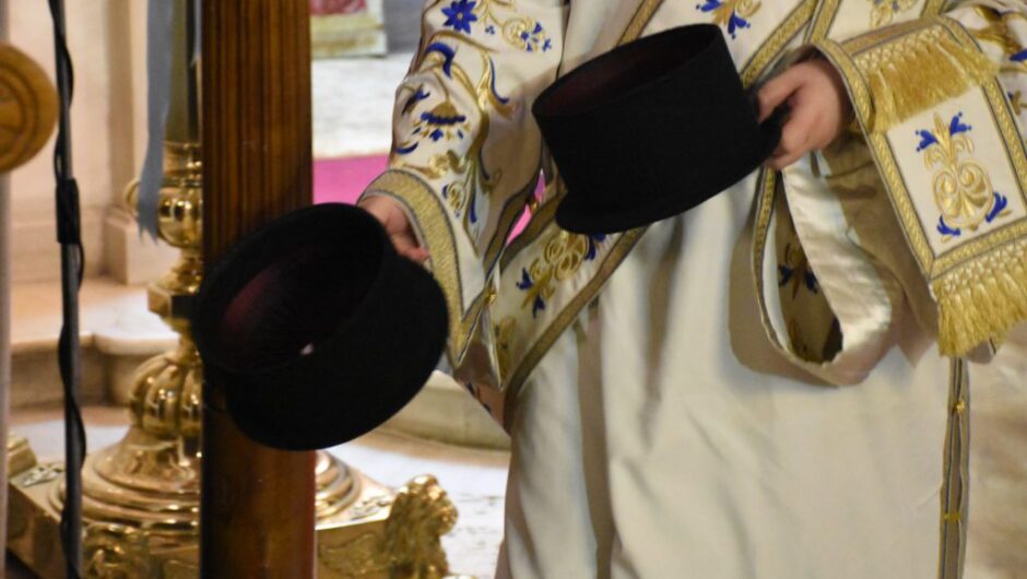 Απίστευτο: Δεσπότης πήγε σε πλειστηριασμό, «χτύπησε» πρώτη κατοικία αλλά… του την πήρε άλλος!