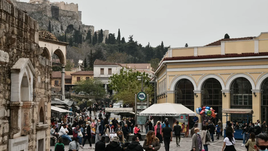 «Κόκκινο» χτυπά η εξάπλωση κοροναϊού, γρίπης και RSV – Ασφυκτιούν τα νοσοκομεία 